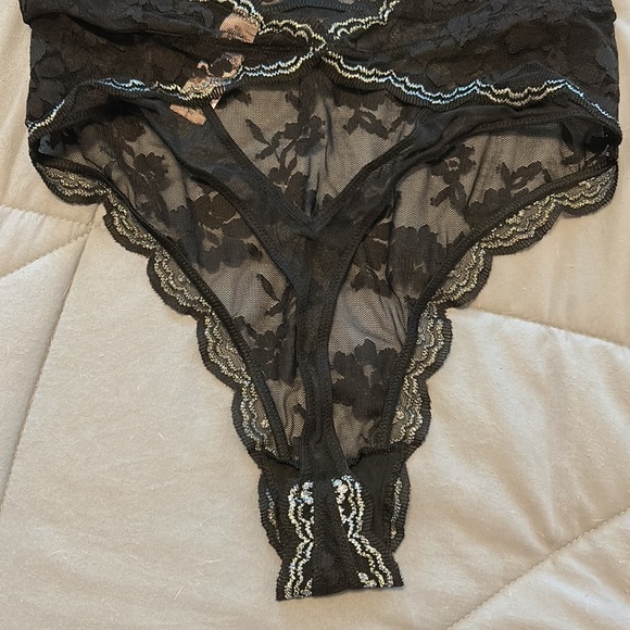 Victoria’s Secret Teddy Lingerie - Picture 4 of 4